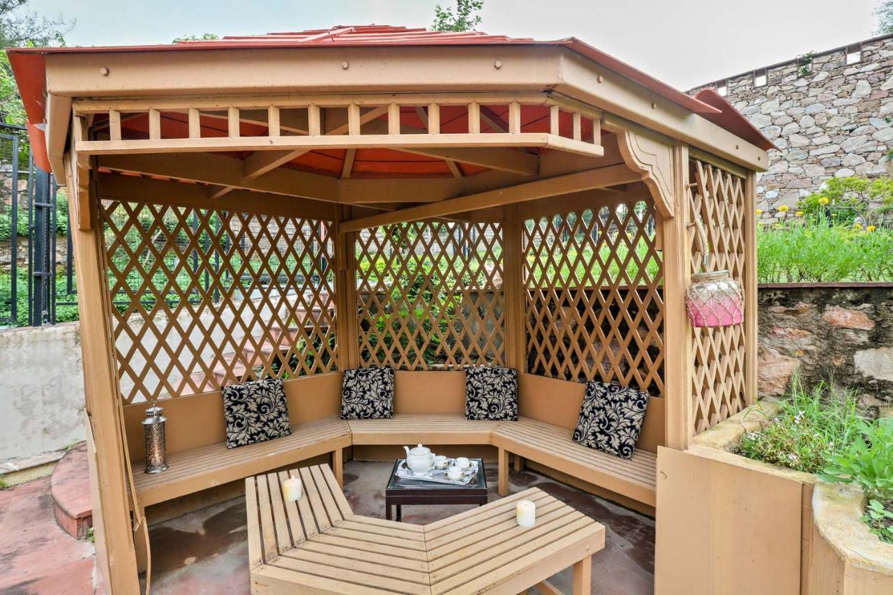 Stayvista'S Prakriti Farms With Outdoor Pool, Complimentary Breakfast And Hi-Tea Udaipur Exterior foto
